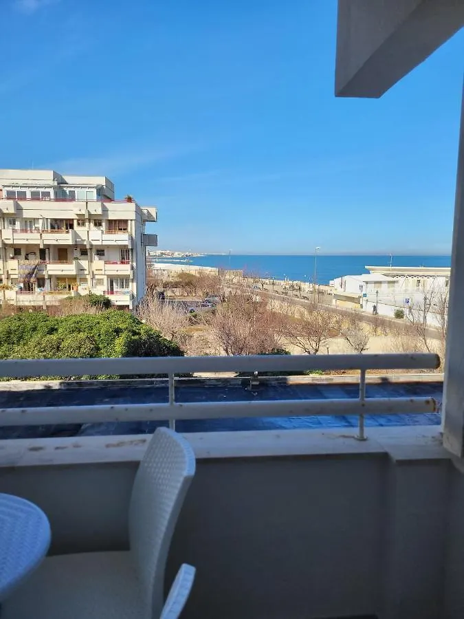 מלון בארי Casa Al Mare 0*,